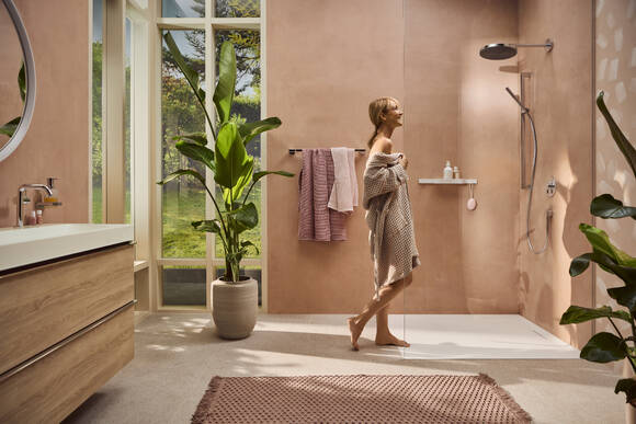 Wash the day away and relax with Pulsify PowderRain technology.