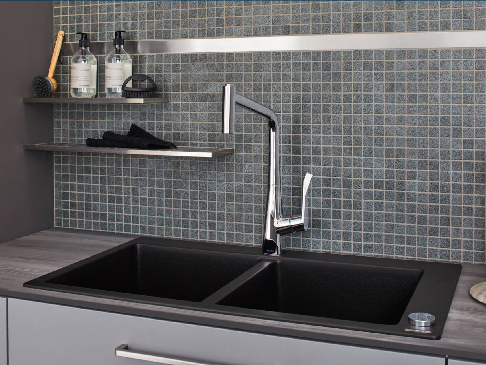 Combinaison d’évier hansgrohe granite avec mitigeur Select.