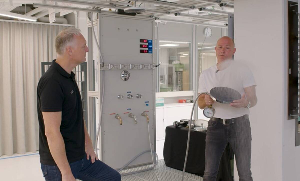 EcoSmart Brause wird im Hansgrohe Strahllabor getestet