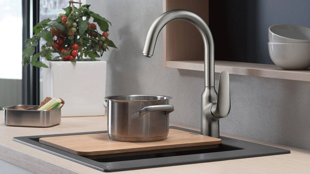 Schneidebrett aus Nussbaum.