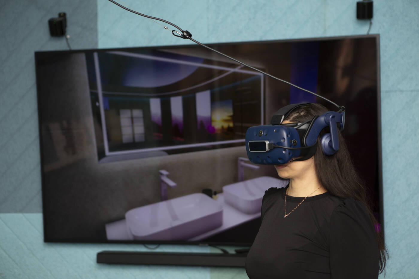 Woman with VRglasses