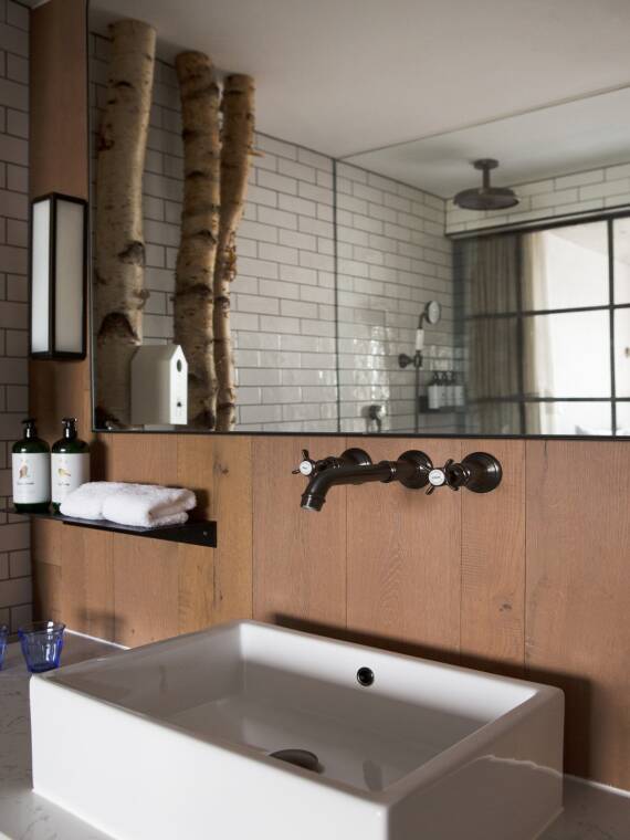 AXOR Montreux wall fitting in modern Style. AXOR Montreux wall fitting in modern Style.