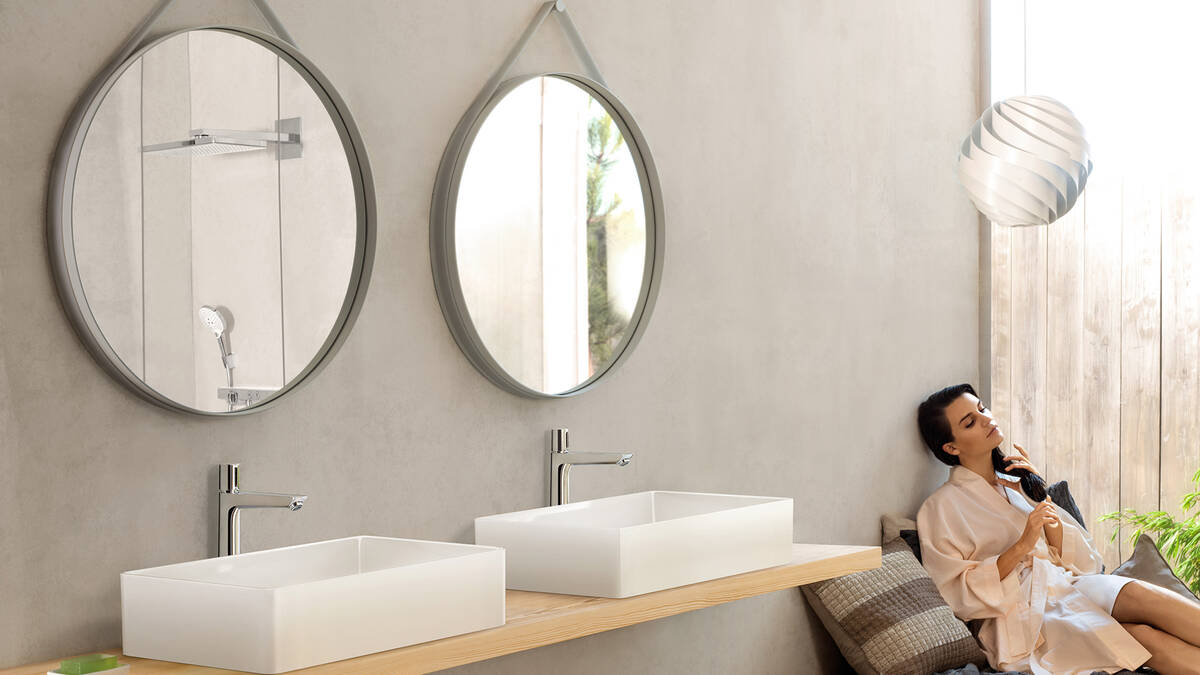 Bathroom with unusual relaxing area and pastel colours Bathroom with unusual relaxing area and pastel colours