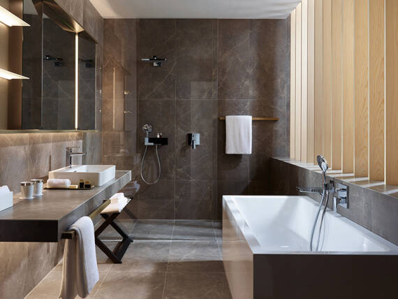 Water-saving tap with hansgrohe AirPower technology. Water-saving tap with hansgrohe AirPower technology.