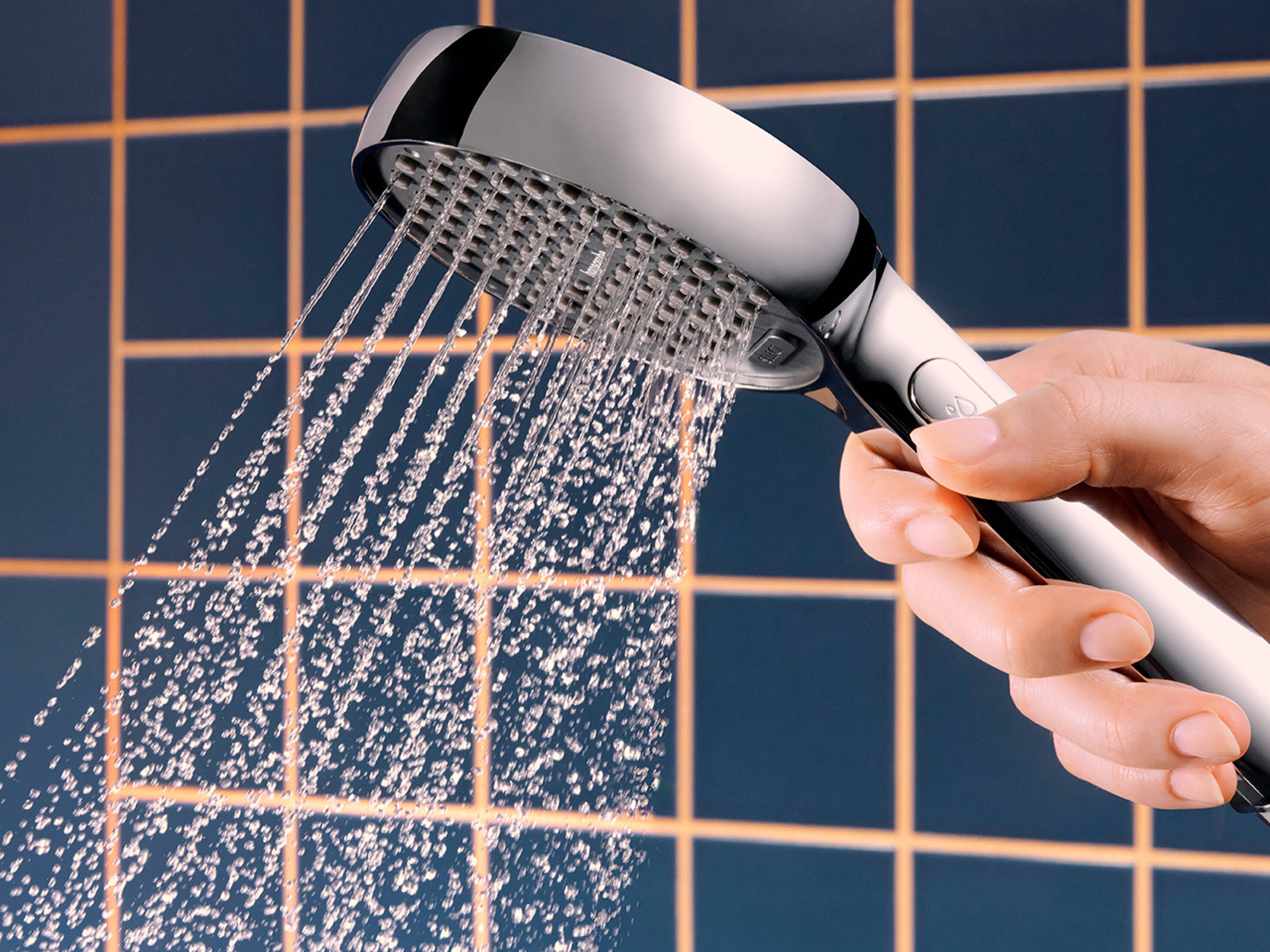 Boost knop voor meer waterkracht bij de hansgrohe handdouche.