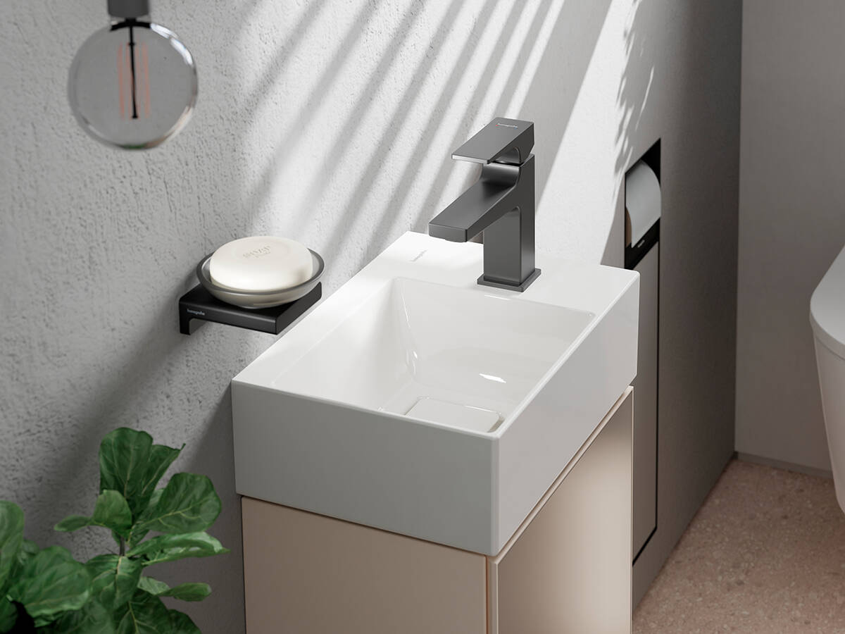 hansgrohe Armatur mit farblich passender Seifenschale.