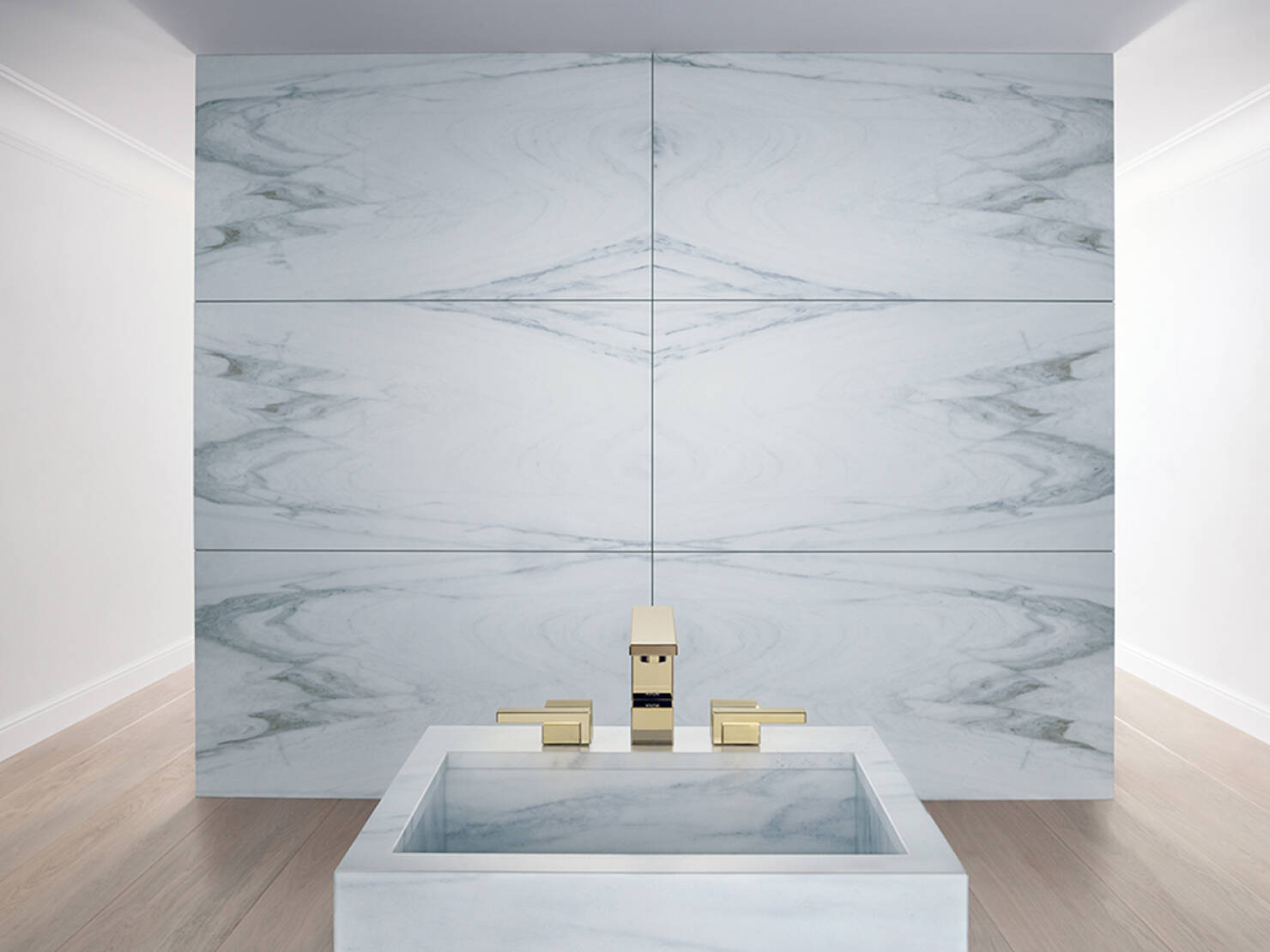 AXOR Edge: Luxus-Badarmatur in geometrischem Design | Hansgrohe Pro DE