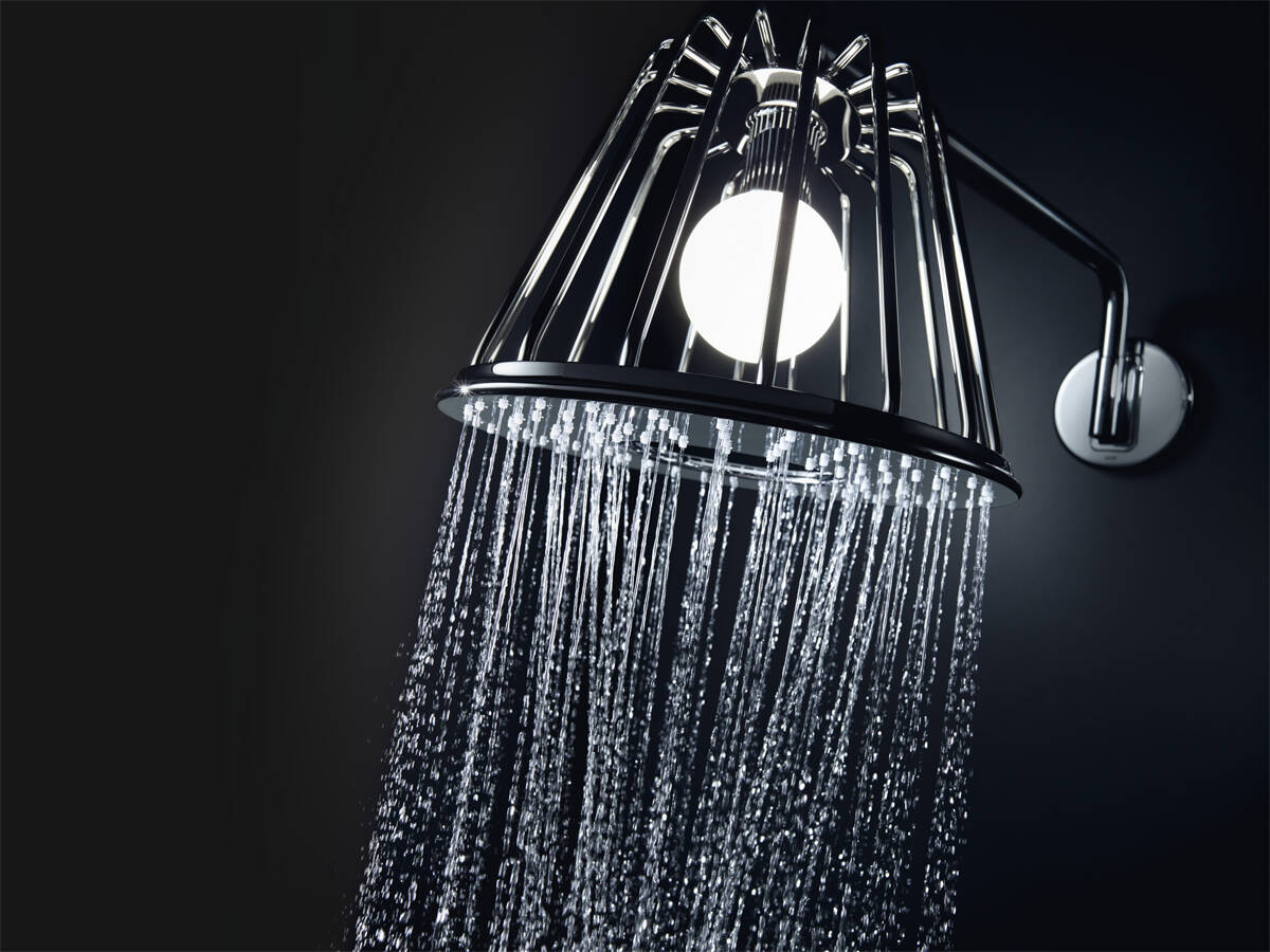 Głowica prysznicowa marki AXOR projektu Nendo, ze źródłem światła.