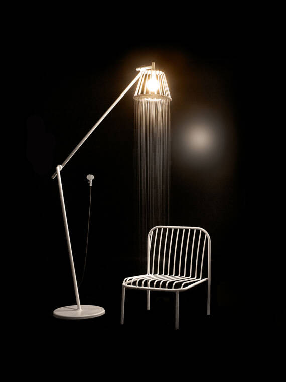 Wohnzimmerlampe als Dusche. Wohnzimmerlampe als Dusche.