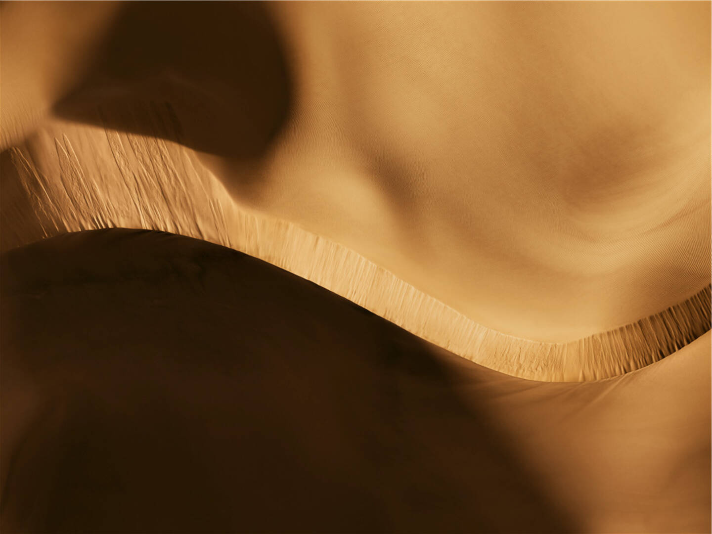Aerial photography of a sand dune in Dubai