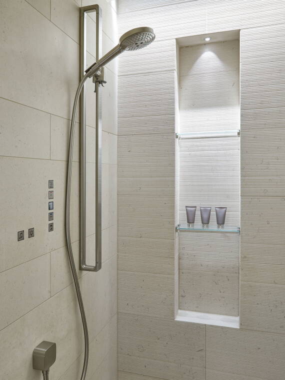 AXOR Citterio E shower in the The Fontenay hotel. AXOR Citterio E shower in the The Fontenay hotel.