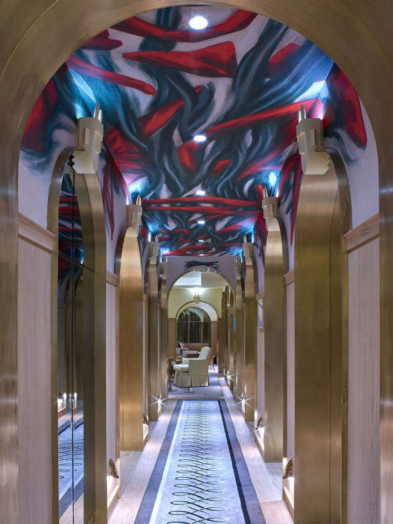 Das Hotel 9Confidentiel - eine pastellfarbene Welt, die mit hellem Holz, gebürstetem Edelstahl, rosa Messing, Schmiedeeisen und den lebendigen Wandmalereien von Ara Starck verschmilzt. Das Hotel 9Confidentiel - eine pastellfarbene Welt, die mit hellem Holz, gebürstetem Edelstahl, rosa Messing, Schmiedeeisen und den lebendigen Wandmalereien von Ara Starck verschmilzt.