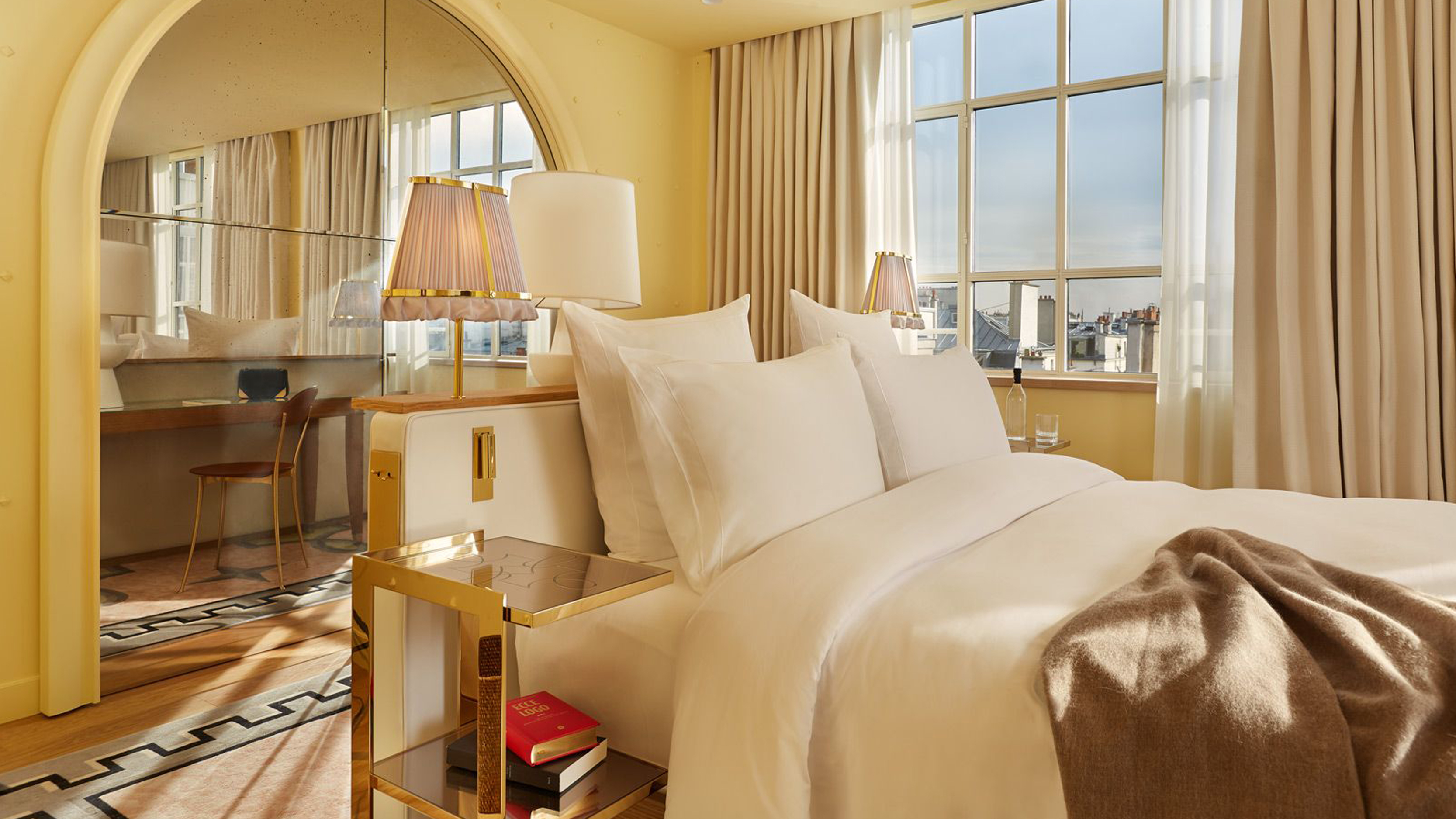 Sie bewegt sich zwischen neo-klassisch und ultra-modern und ist inspiriert von der subtilen und kultivierten Poesie der 1920er Jahre: Die Innenausstattung des Hotels 9Confidentiel.