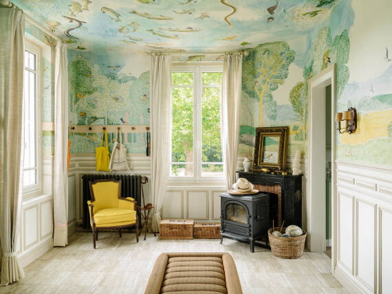 Nella hall di ingresso si trova un affresco di Matthieu Cossé