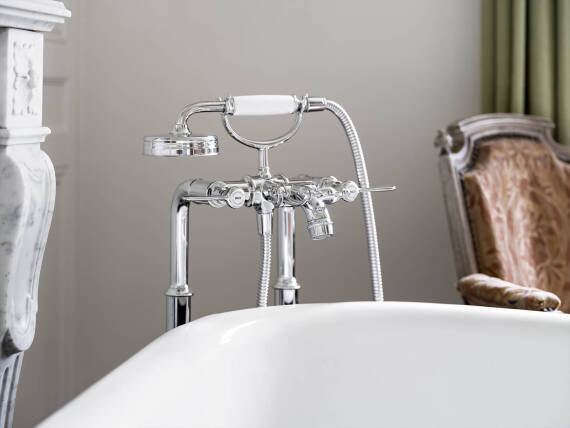 Vanová baterie AXOR Montreux v chromovém provedení