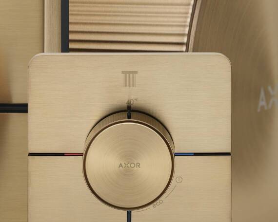Close-up of the AXOR ShowerSelect ID thermostatic module - Precision meets personality Close-up of the AXOR ShowerSelect ID thermostatic module - Precision meets personality
