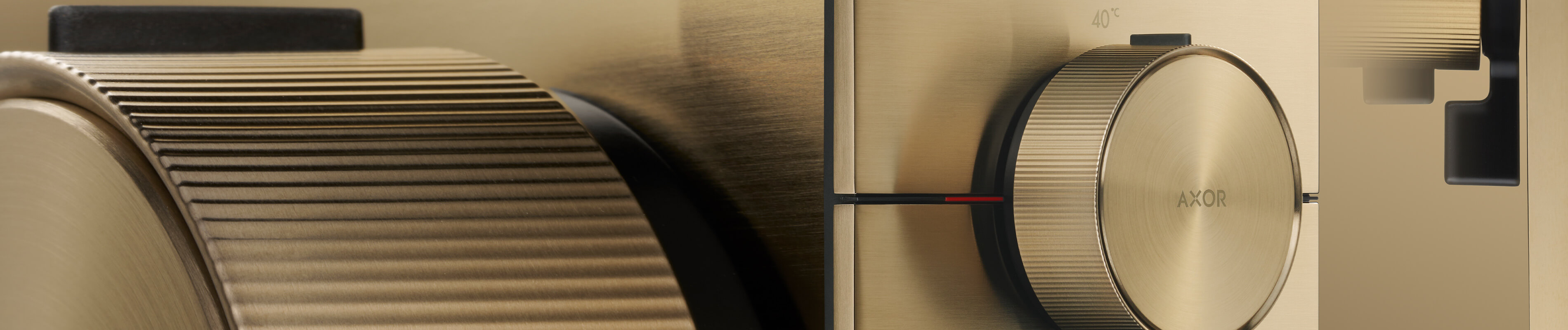 Close-ups en fotomontage van de AXOR ShowerSelect ID thermostaat vanuit verschillende perspectieven