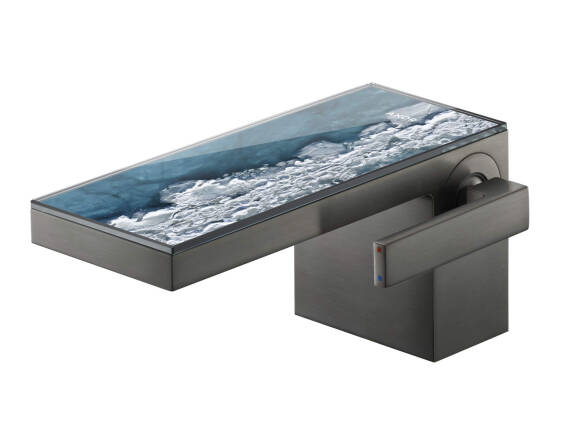 Andreas Diefenbach’s AXOR MyEdition plate design bears an abstract, photographic ice-and-water motif in a subdued arcticpalette.  Andreas Diefenbach’s AXOR MyEdition plate design bears an abstract, photographic ice-and-water motif in a subdued arcticpalette.