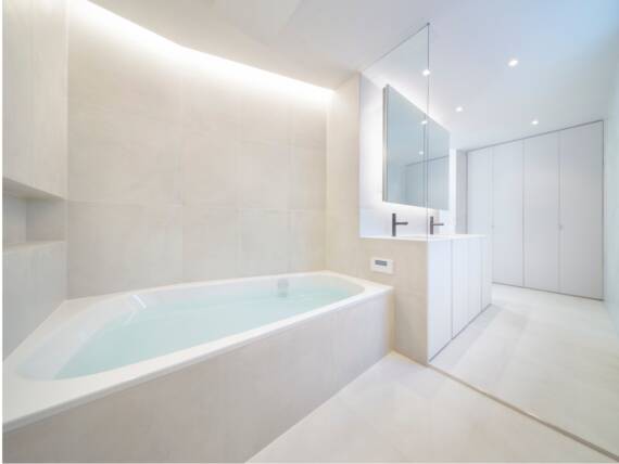 The home’s minimalist bathrooms are equipped with AXOR Uno. The home’s minimalist bathrooms are equipped with AXOR Uno.