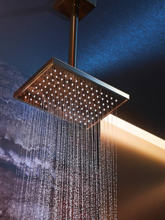 Unsere wassersparende Conscious Shower erzeugt einen großzügigen Wasserstrahl. Unsere wassersparende Conscious Shower erzeugt einen großzügigen Wasserstrahl.