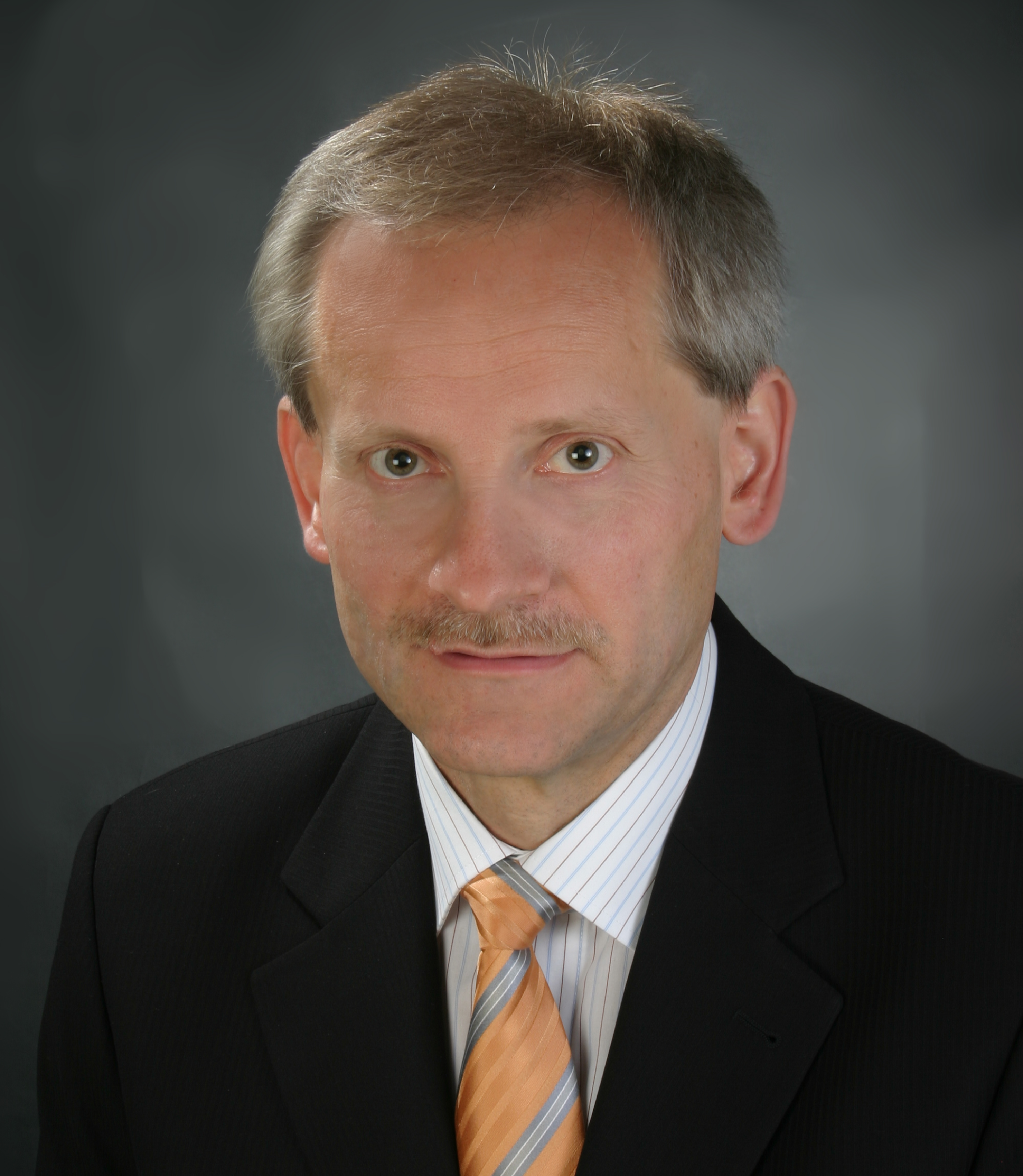 Dr.-Ing. Carsten Gollnisch Dr.-Ing. Carsten Gollnisch