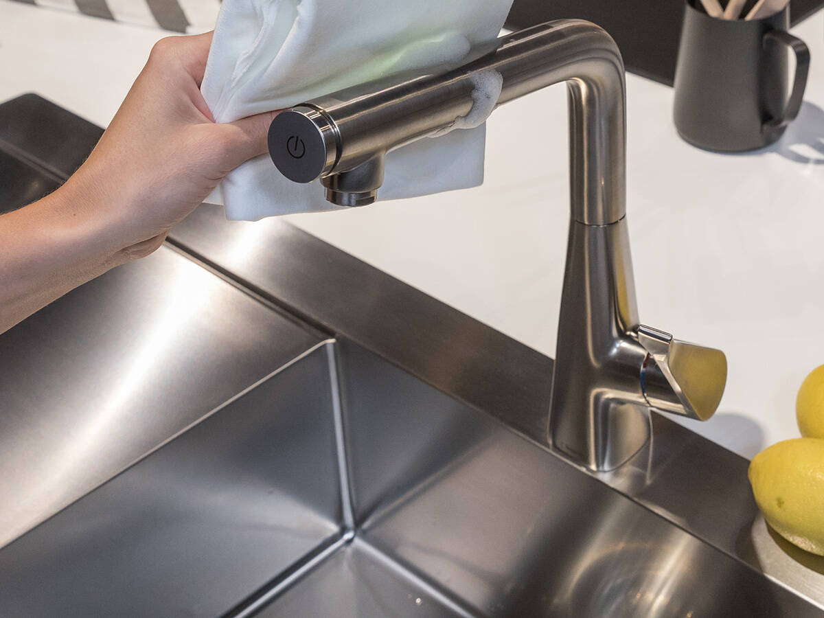 Clean your kitchen mixer tap: Tips that really work