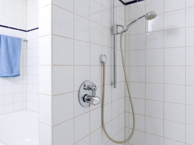 Hansgrohe ShowerSelect installation in a renovated bathroom 