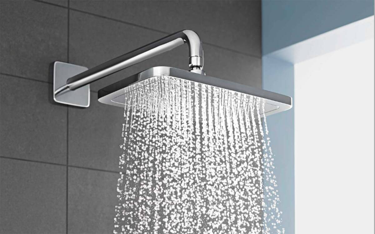 hansgrohe Croma - Juego de grifo de ducha con ducha de mano, spray Rain  AirPower, juego de ducha QuickClean en níquel cepillado, 27185821