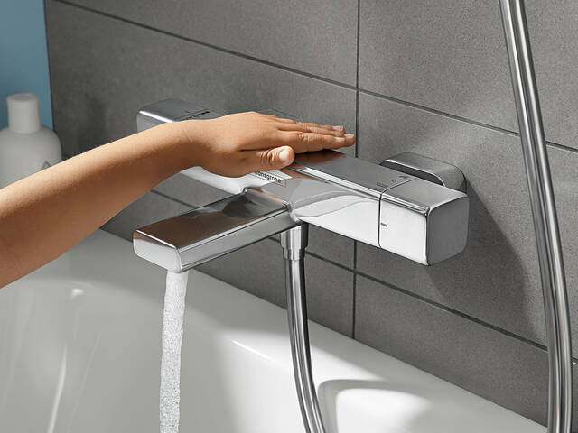 Modig fortov alene Thermostatic mixers for showers and bath tubs | hansgrohe INT
