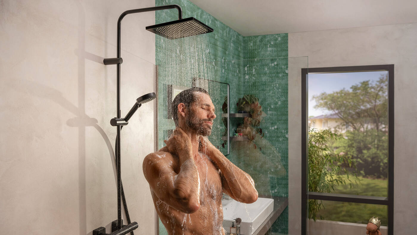 Vernis Shape Showerpipe EcoSmart für sparsames Duschen.