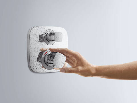 Non-slip thermostat: the concealed hansgrohe Ecostat E.