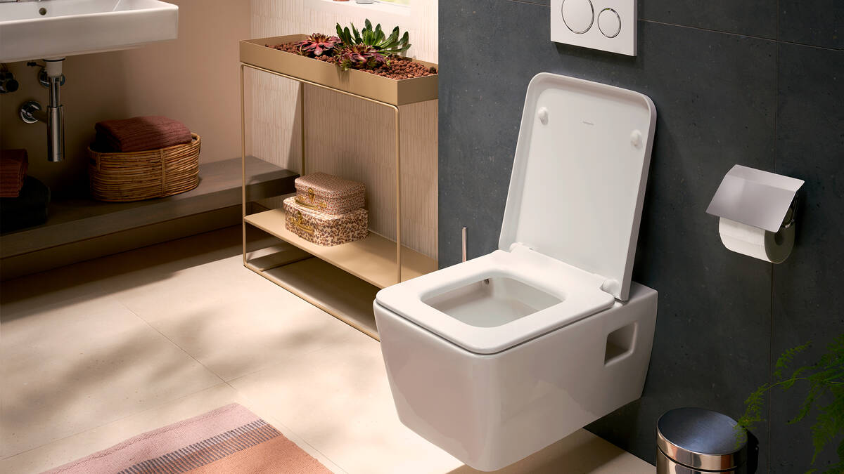 EluPura Original toilet in the softsquare design.