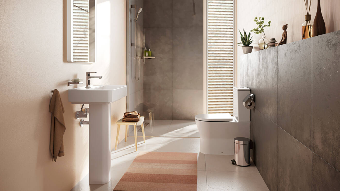 Inodoro EluPura Original de pie, con cisterna acoplada.