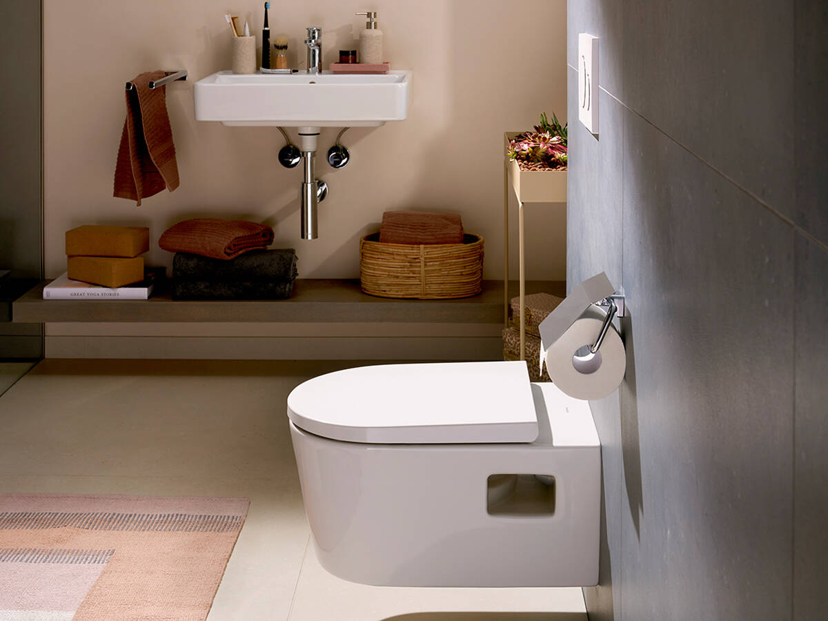 Vue de profil des toilettes EluPura Original de hansgrohe.