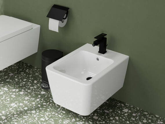 hansgrohe Tecturis E bidet faucet in bold Matt Black.