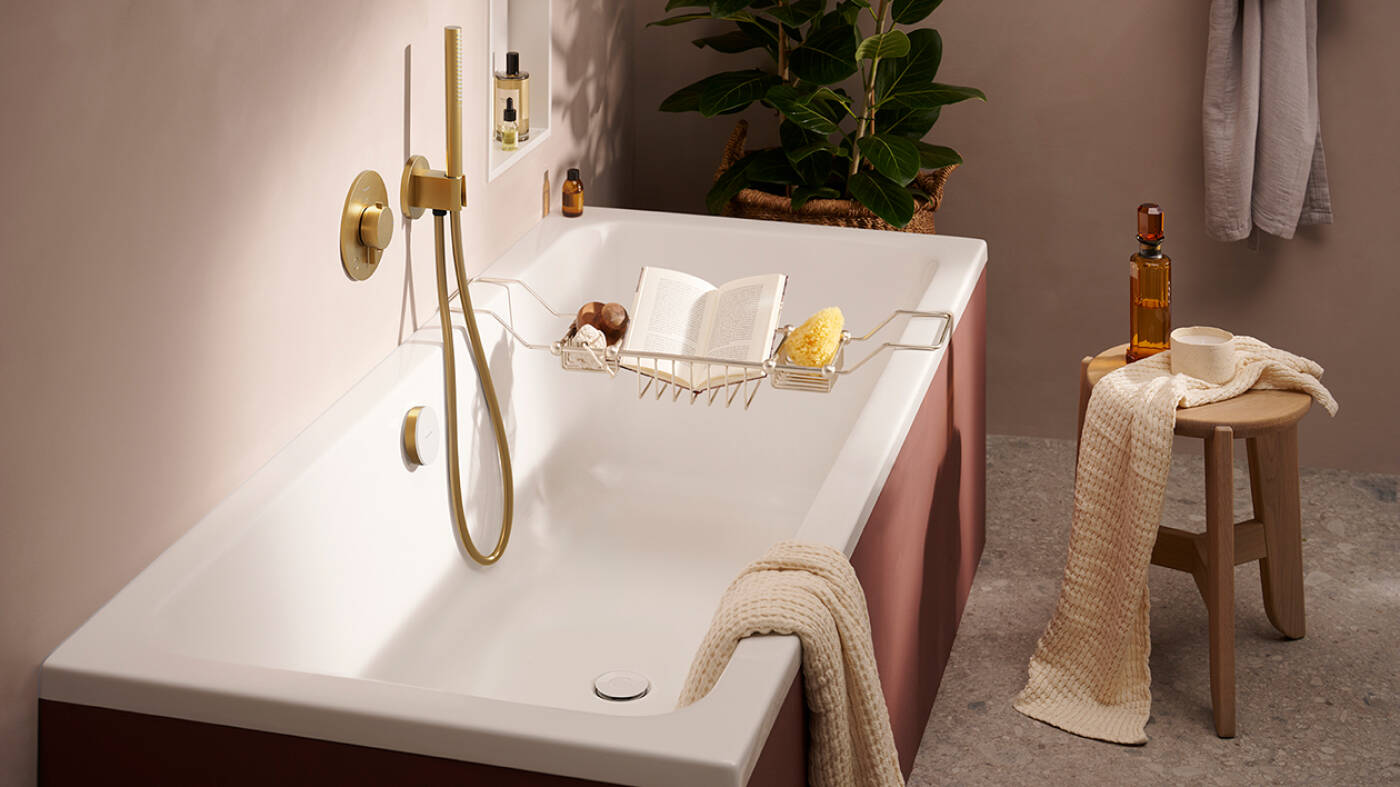 Griferías y ducha a juego en el mismo acabado FinishPlus.