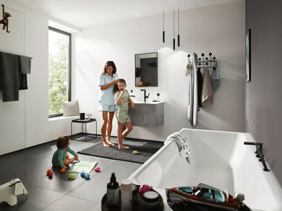 Bathroom with Matt Black Finoris taps.