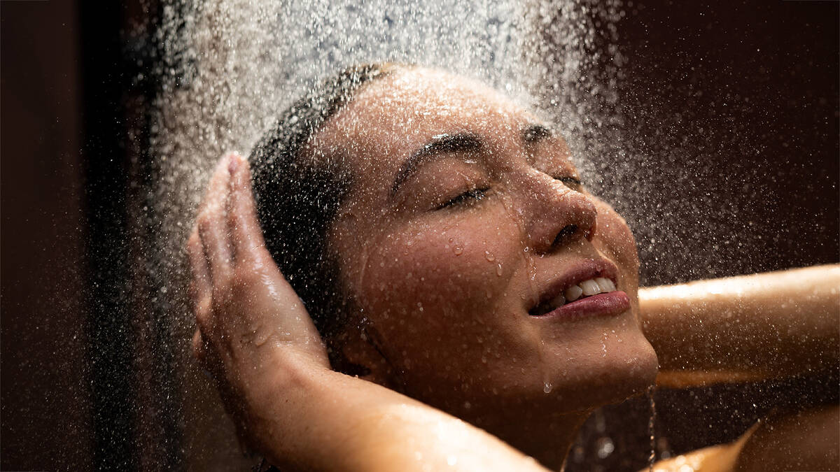 Transform the moment. Start your day the right way: Under the shower.