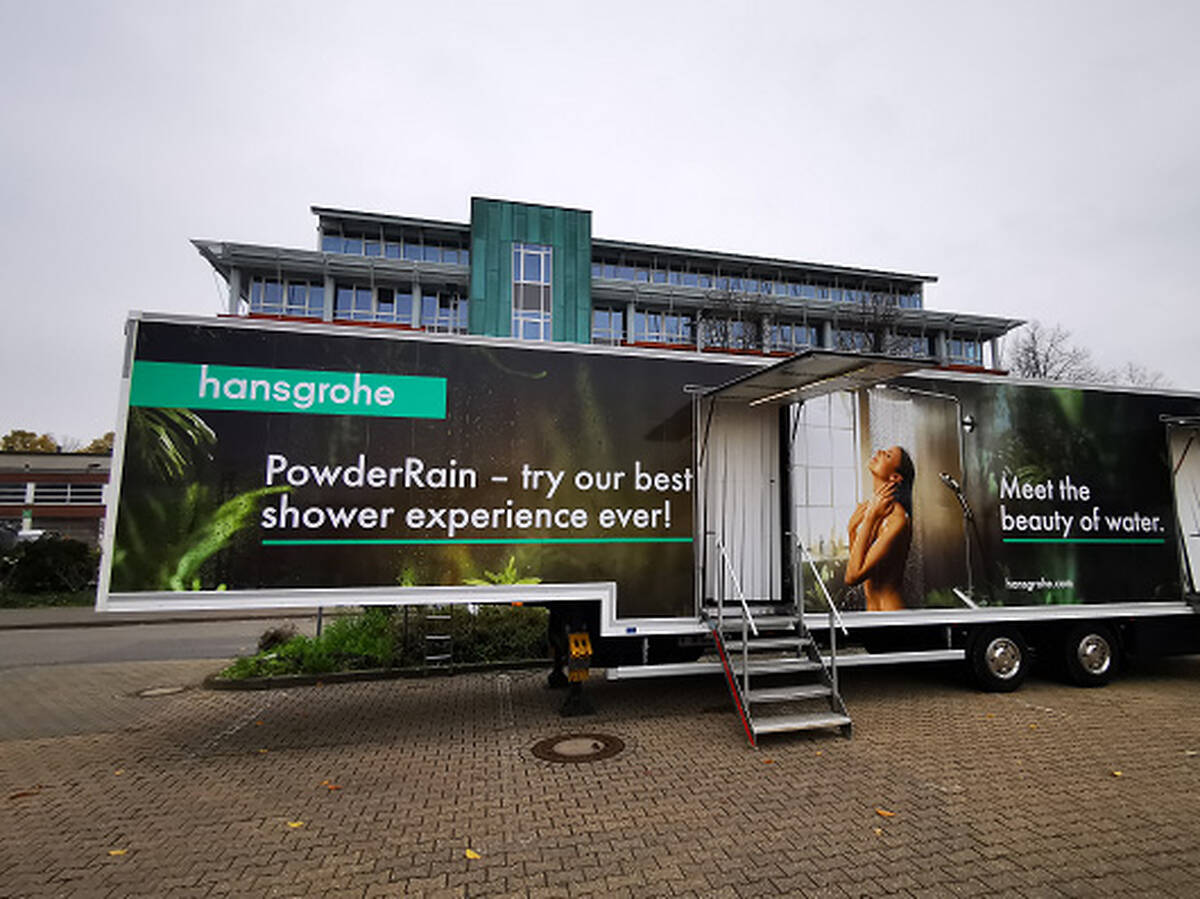 Test hansgrohe hand showers and shower heads.