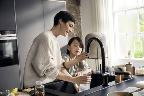 hansgrohe Aqittura M91 moodne köögisegisti.