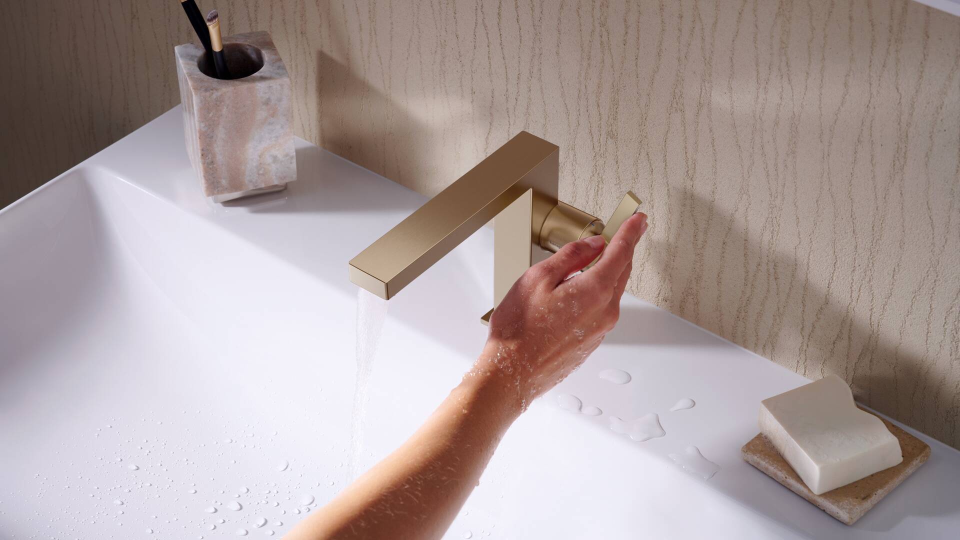 Experience water in a new design with Tecturis E & S