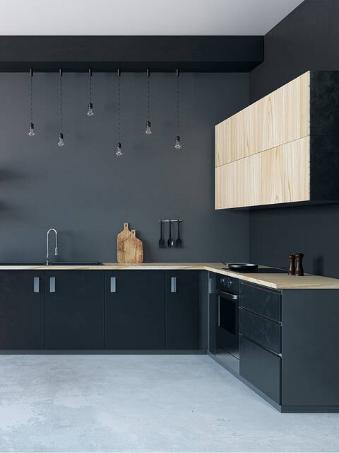 schwarze Küche mit Holzelementen