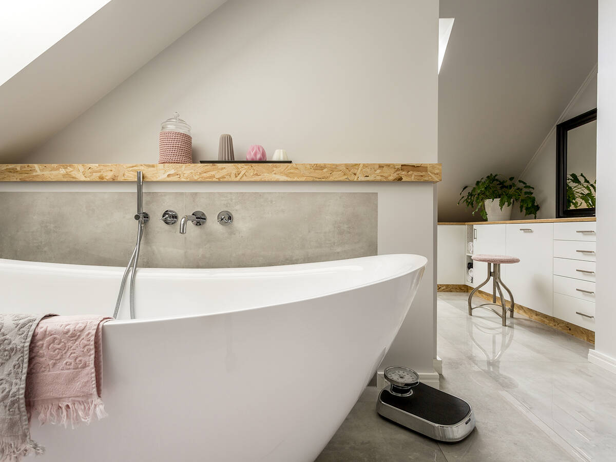 Dry towels above the bath tub
