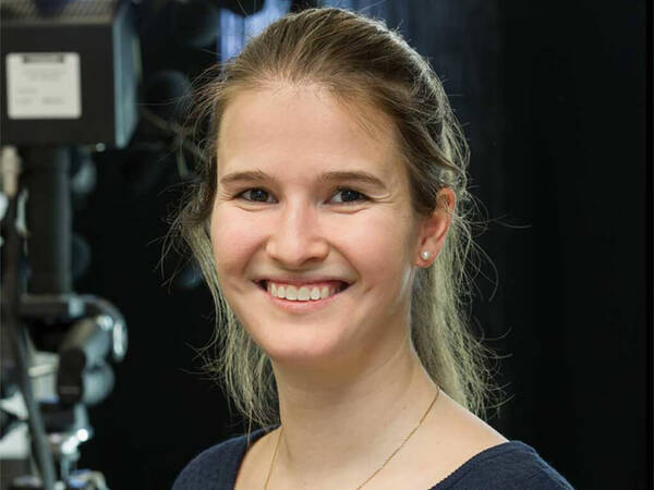 Porträtfoto Melanie Grüner, Akustik-Expertin.