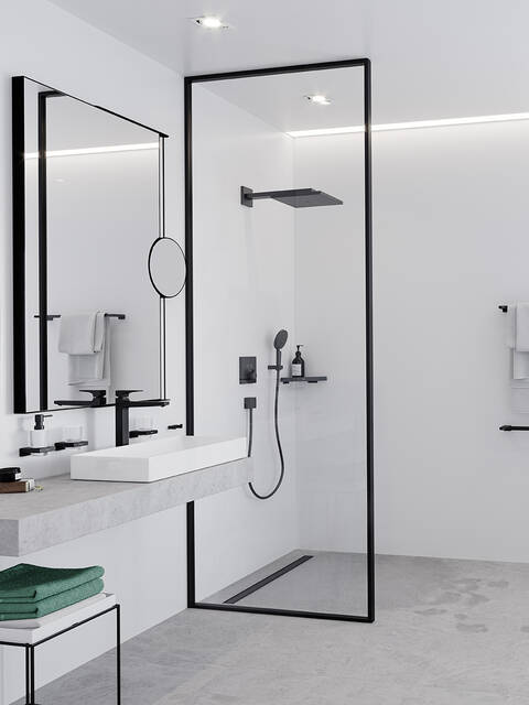 Minimalistisches Bad in Schwarz und Weiß