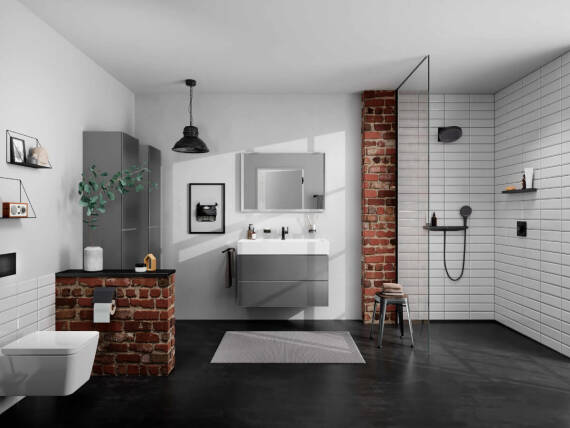 Modern eingerichtetes Badezimmer.