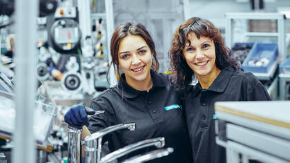 TRAUER UM WEGBEREITER BEI HANSGROHE visual data 5