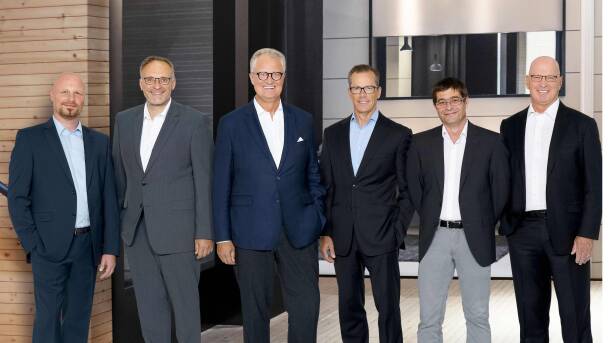 Jaenecke, O'Reagan, Allman, Grohe, Krischak, Naehr. Jaenecke, O'Reagan, Allman, Grohe, Krischak, Naehr.