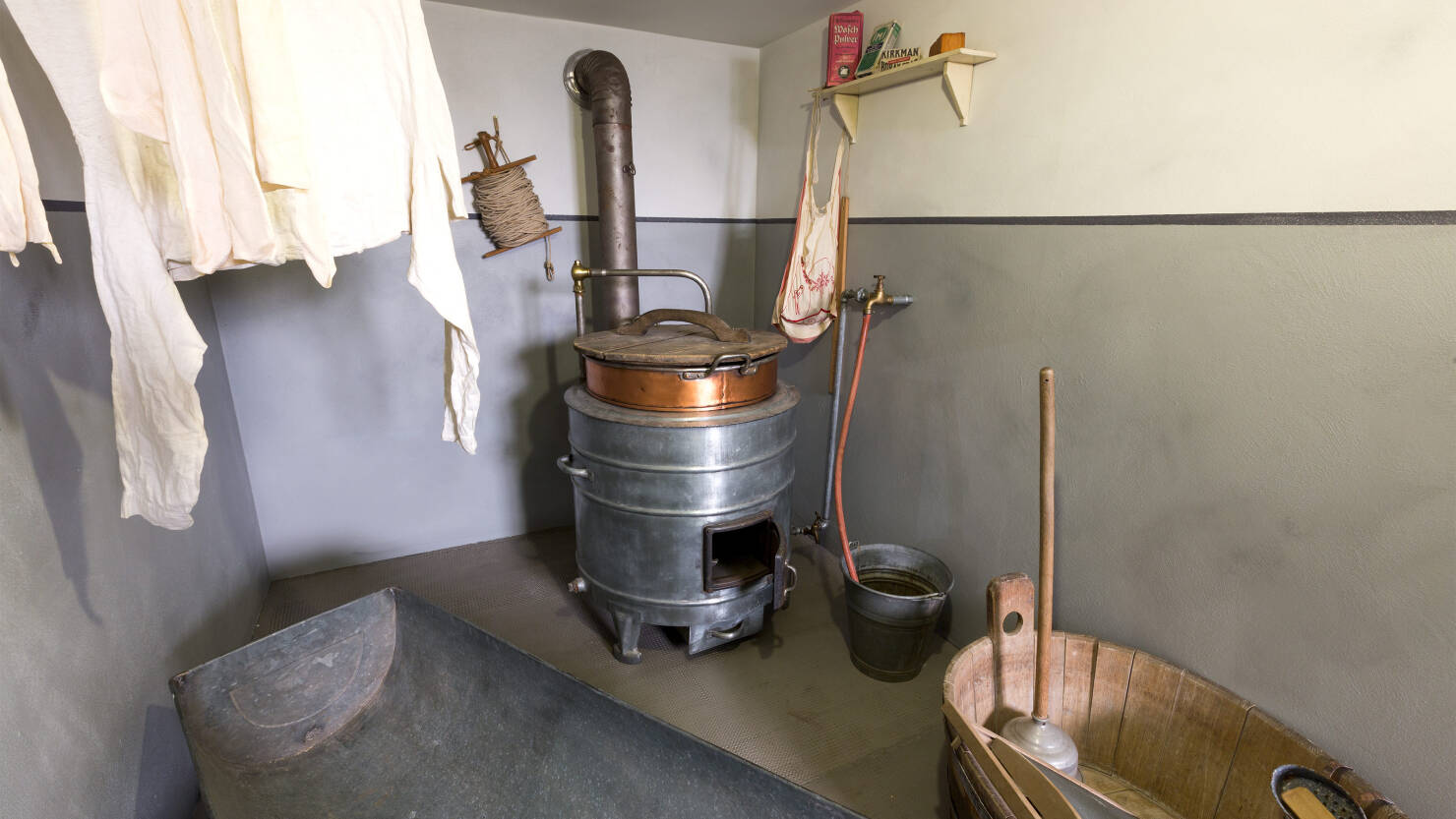 Ausstellung über Geschichte des privaten Hausbads. Ausstellung über Geschichte des privaten Hausbads.
