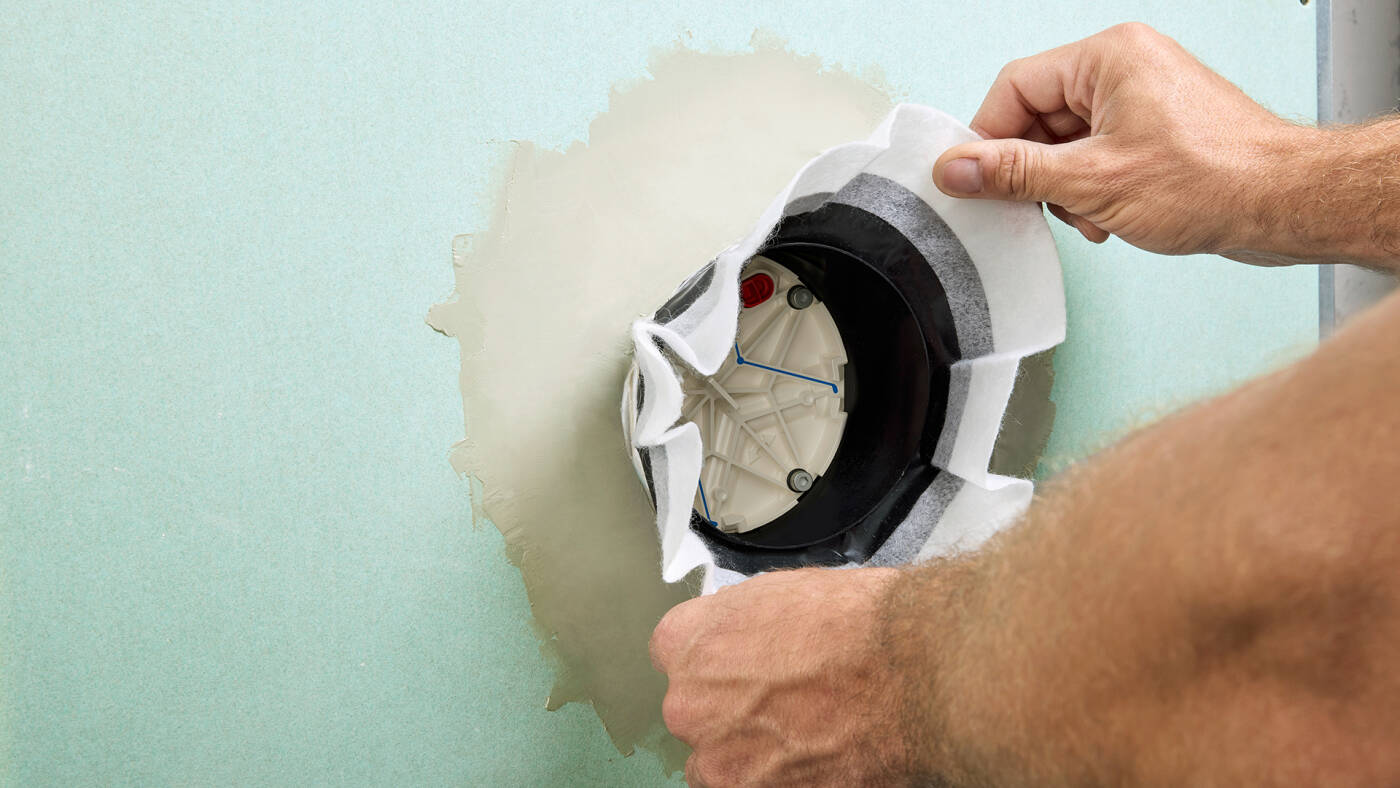 iBox universal 2 with pre-assembled sealing gaiter. 